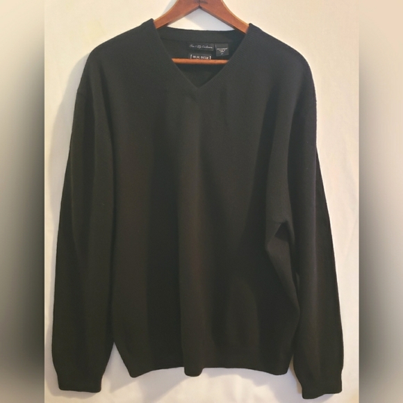 Men’s W.H Belk Black V-neck 2 Ply Cashmere Sweater Size XL - Picture 2 of 5